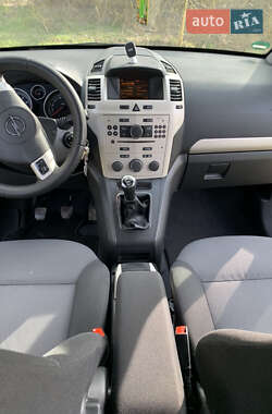 Минивэн Opel Zafira 2008 в 
