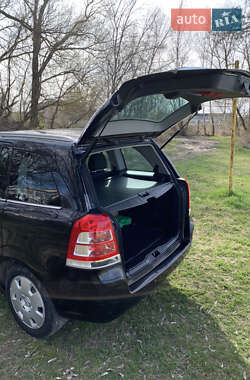 Минивэн Opel Zafira 2008 в 