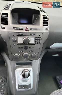 Минивэн Opel Zafira 2008 в 