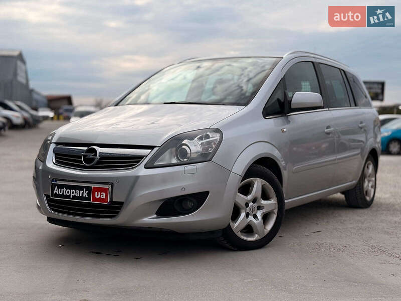 Минивэн Opel Zafira 2011 в 