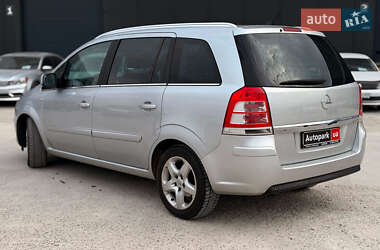 Минивэн Opel Zafira 2011 в 