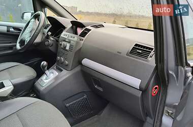 Минивэн Opel Zafira 2008 в 