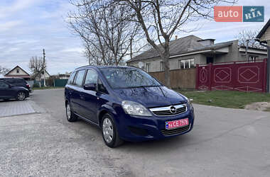 Минивэн Opel Zafira 2013 в 