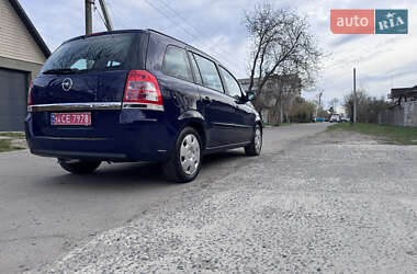 Минивэн Opel Zafira 2013 в 