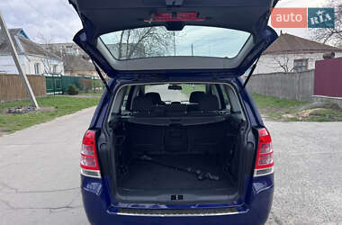 Минивэн Opel Zafira 2013 в 