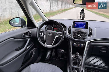 Минивэн Opel Zafira 2013 в 