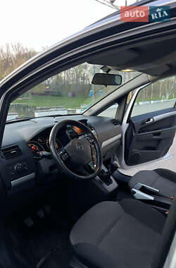 Минивэн Opel Zafira 2010 в 