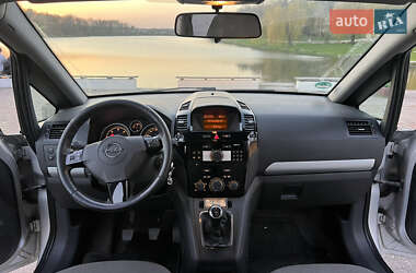 Минивэн Opel Zafira 2010 в 