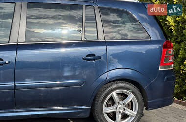 Мінівен Opel Zafira 2011 в 