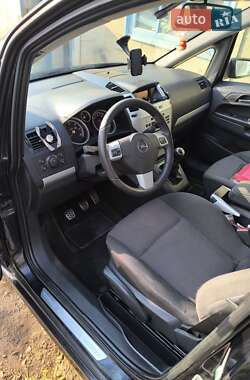 Минивэн Opel Zafira 2008 в 