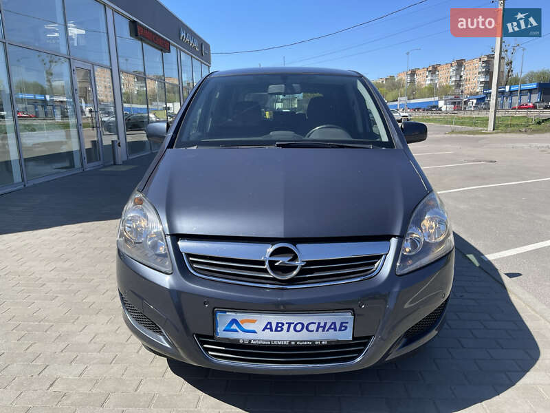 Минивэн Opel Zafira 2010 в Полтаве
