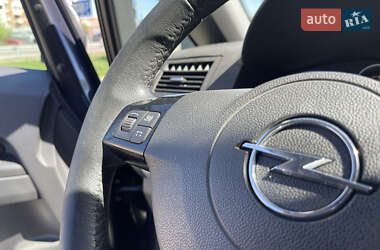 Мінівен Opel Zafira 2010 в 
