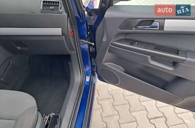 Минивэн Opel Zafira 2007 в 