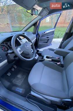 Минивэн Opel Zafira 2008 в 