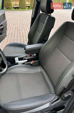 Мінівен Opel Zafira 2011 в 