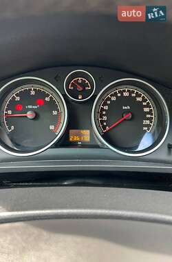 Мінівен Opel Zafira 2011 в 