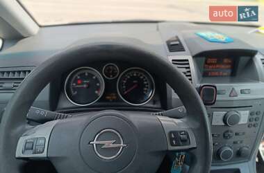 Минивэн Opel Zafira 2006 в 