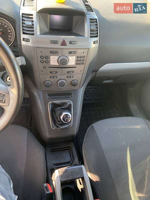 Минивэн Opel Zafira 2006 в Одессе