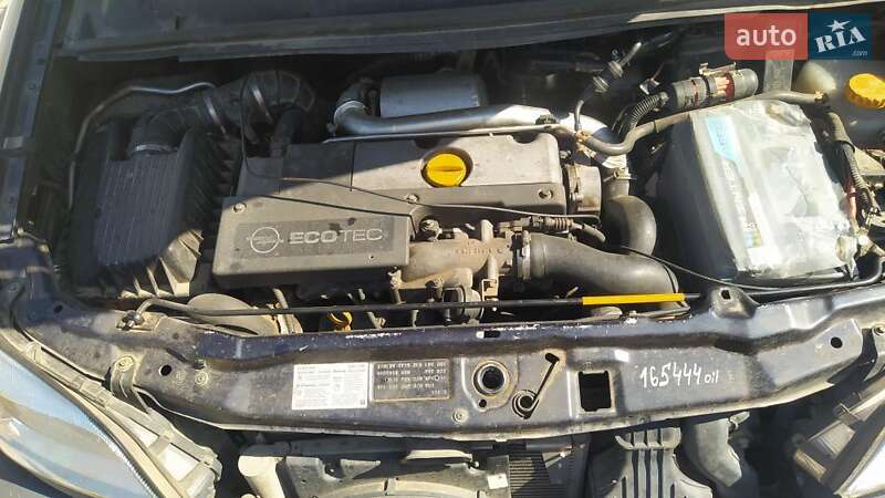 Мінівен Opel Zafira 2003 в Чорткові