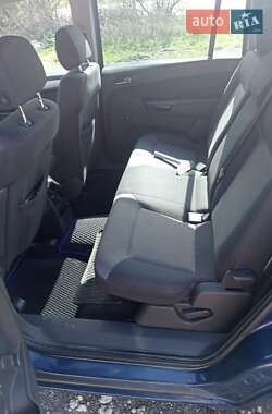 Минивэн Opel Zafira 2011 в 