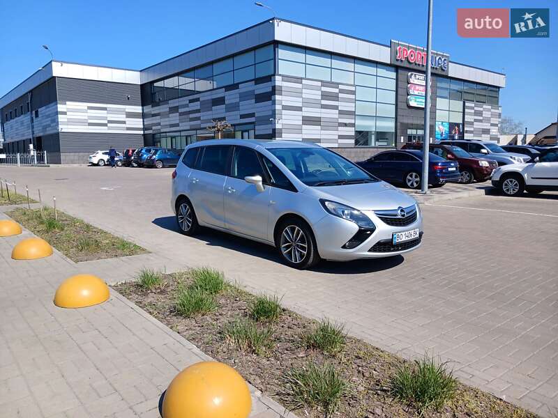 Opel Zafira 2015