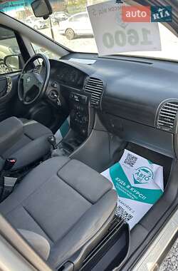 Минивэн Opel Zafira 2002 в 