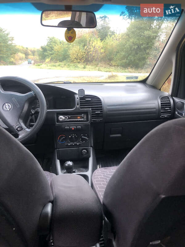 Мінівен Opel Zafira 2001 в Золочеві