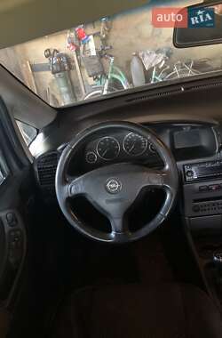 Минивэн Opel Zafira 2004 в 