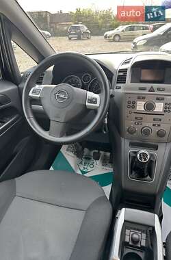 Минивэн Opel Zafira 2007 в 