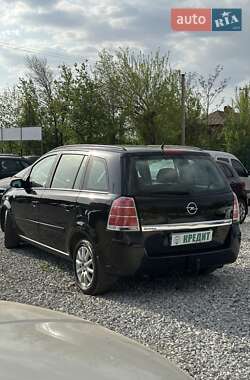 Минивэн Opel Zafira 2007 в 