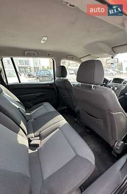 Минивэн Opel Zafira 2007 в 