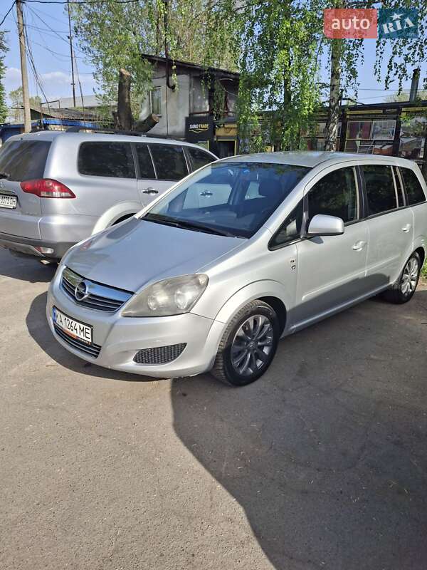 Opel Zafira 2010