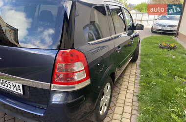 Минивэн Opel Zafira 2010 в 