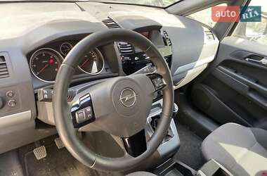 Минивэн Opel Zafira 2010 в 