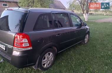 Минивэн Opel Zafira 2010 в 