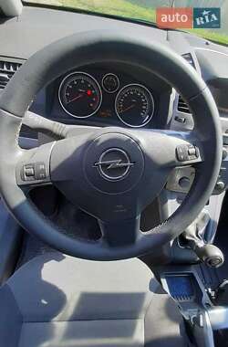 Минивэн Opel Zafira 2005 в 