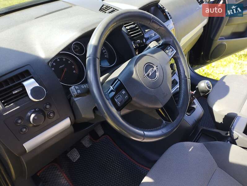 Минивэн Opel Zafira 2012 в Кременце фото 16 Минивэн Opel Zafira 2012 в Кременце