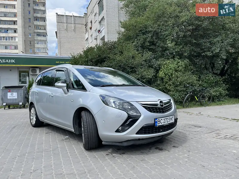 Opel Zafira 2016