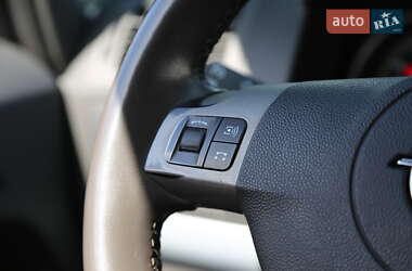 Минивэн Opel Zafira 2005 в 