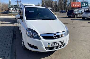 Минивэн Opel Zafira 2013 в 