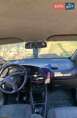 Минивэн Opel Zafira 2000 в 