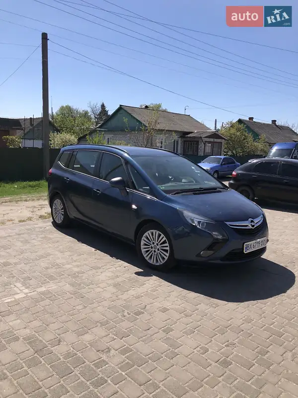 Opel Zafira 2016
