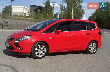 Минивэн Opel Zafira 2012 в 