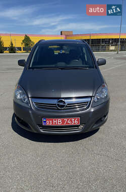 Минивэн Opel Zafira 2011 в 
