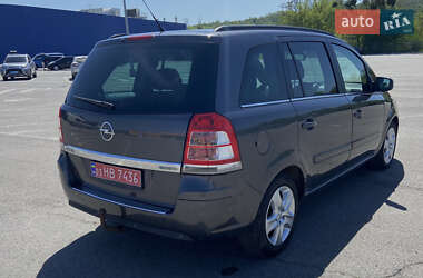 Минивэн Opel Zafira 2011 в 