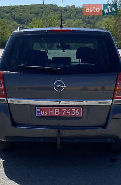 Минивэн Opel Zafira 2011 в 