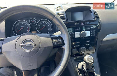 Минивэн Opel Zafira 2011 в 