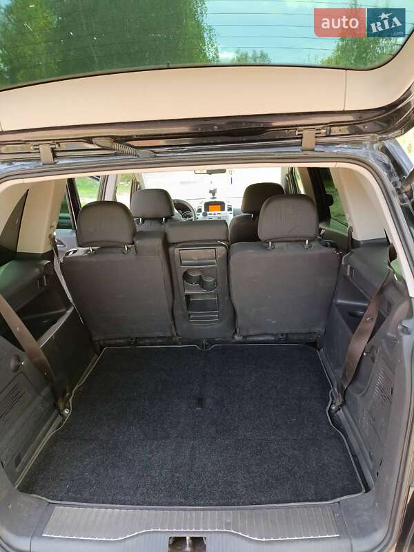 Мінівен Opel Zafira 2009 в Овручі