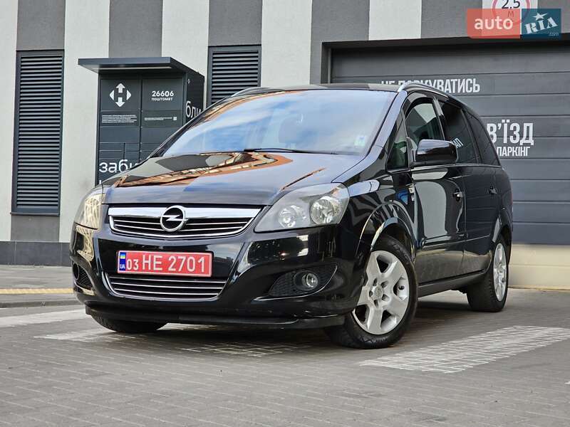 Минивэн Opel Zafira 2010 в 