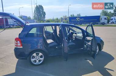Минивэн Opel Zafira 2008 в 
